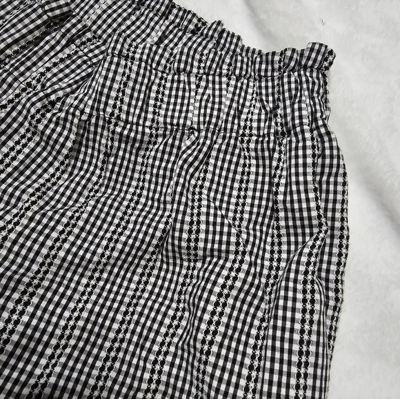 NWT The Nines by HATCH Black & White Gingham Paperbag Maternity Shorts, Size XXL - Picture 5 of 6